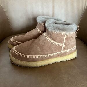 Laidback London Nyuki low crochet boot! 39